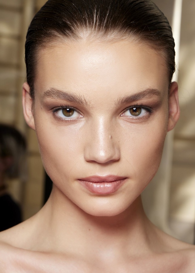 نصائح ذهبية تساعدك على إزالة المكياج بسهولة وفعالية