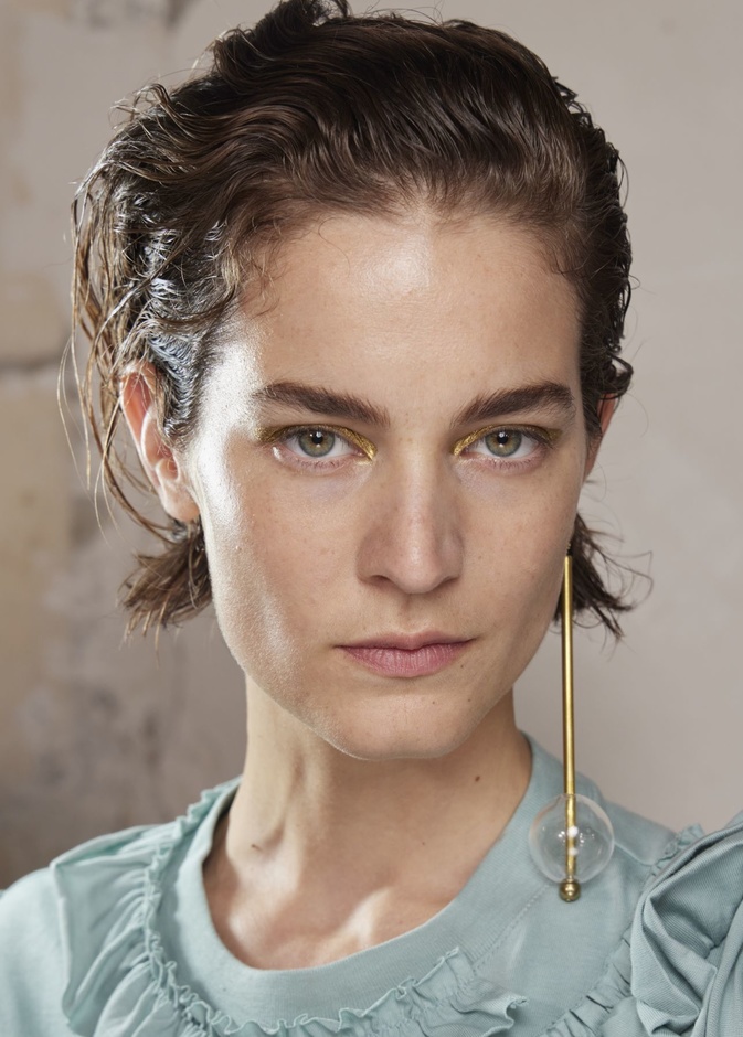 أبرز صيحات الجمال لربيع 2023 وخطوات متقنة لتطبيقها من أسبوع باريس للموضة