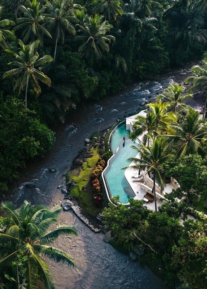 كيف أظهر جورج كلوني وجوليا روبرتس جمال "بالي" في فيلم "Ticket to Paradise" وما علاقة أستراليا؟