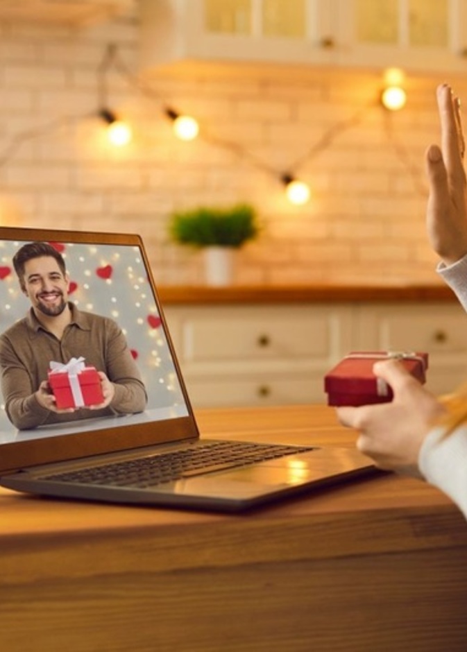 أجمل 10رسائل رومانسية للزوج المسافر