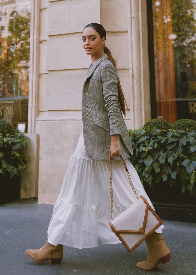 جاكيت البليزر وأفكار عصرية لتنسيقه على طريقة كارن وازن