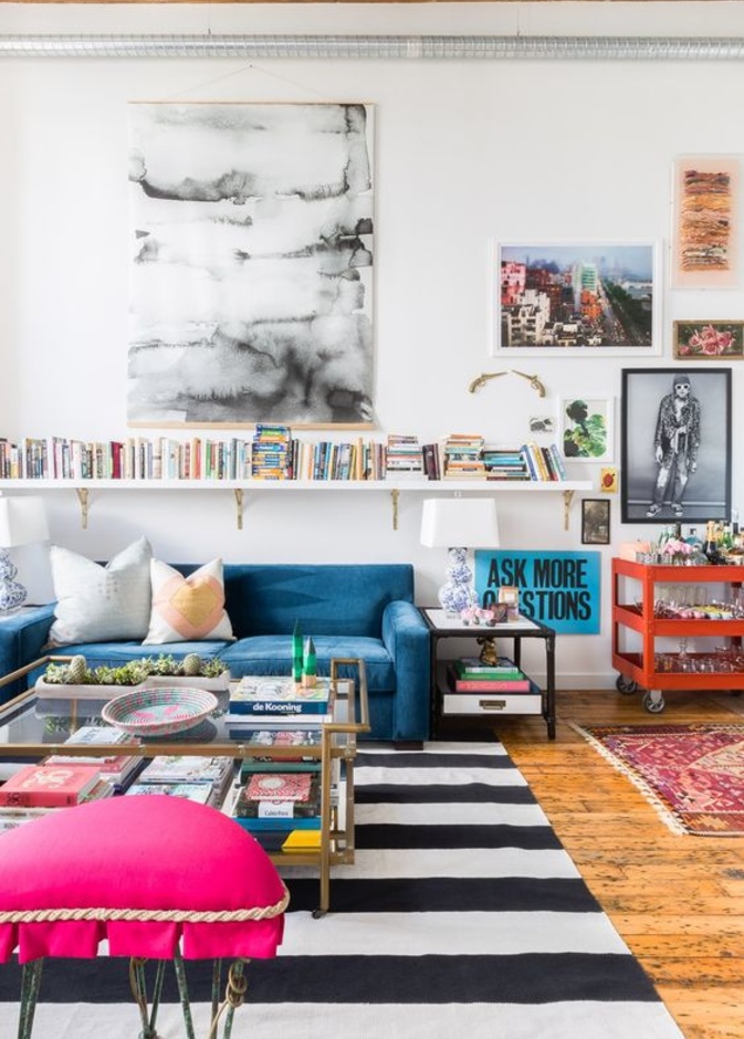 التخلص من أي جهاز ترفيهي قديم طريقة سهلة لإخلاء مساحة لشيء جديد على رف مكتبتك