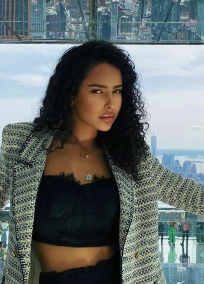 تعرفوا على عارضة الأزياء السعودية المرموقة "خلود عادل"