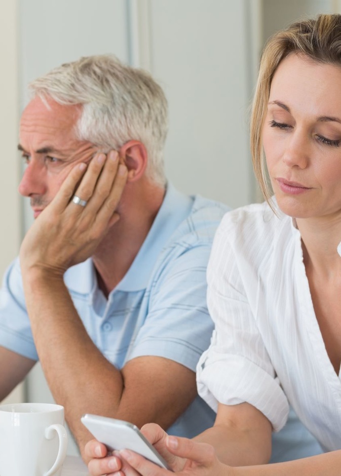 الفتور العاطفي يعصف بالعلاقة بين الزوجين