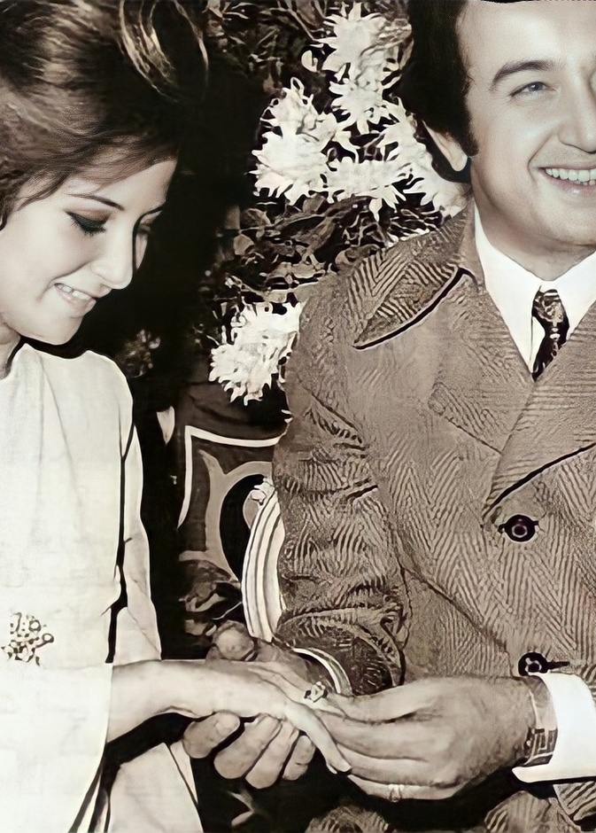 بوسي والفنان الراحل نور الشريف في يوم خطوبتهما.jpg
