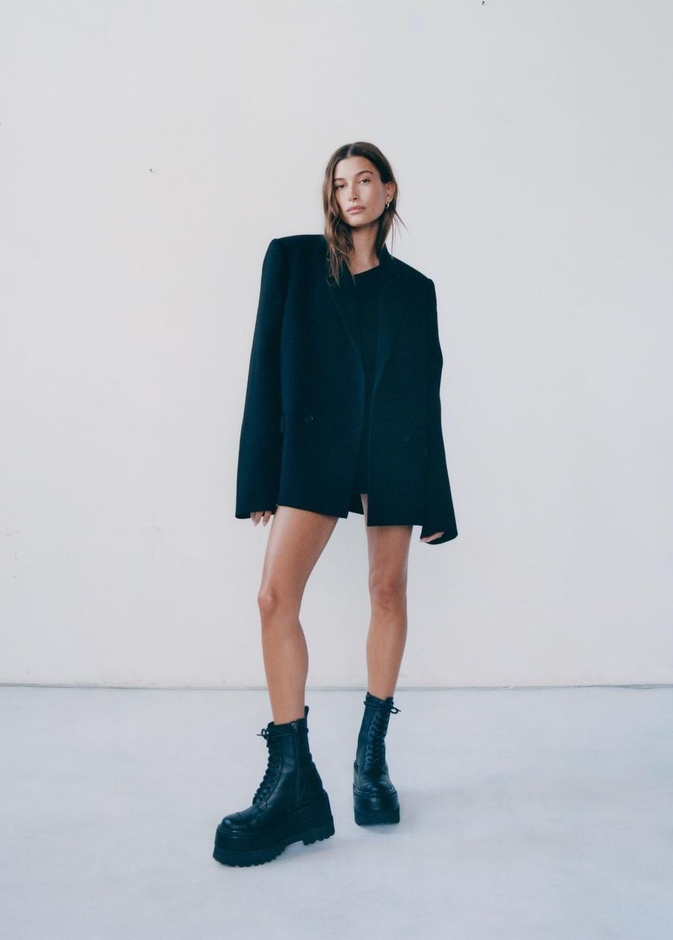 اكتشفي أسرار الأناقة الشتوية من وحي إطلالات 7 عارضات أزياء