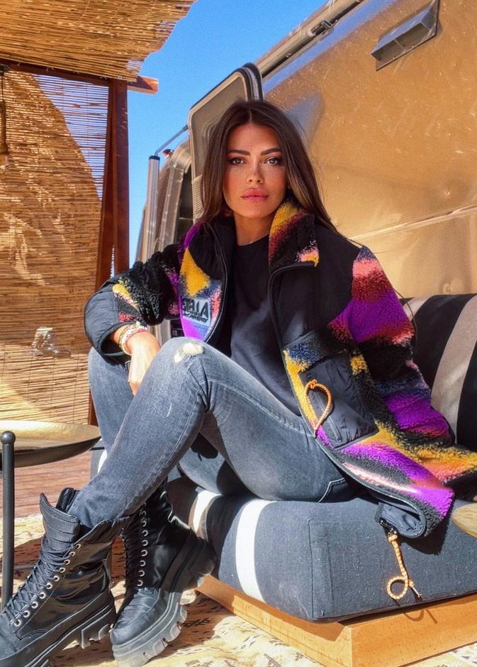 أدخلي العصرية لاطلالاتك الخريفية بأسلوب العنود بدر