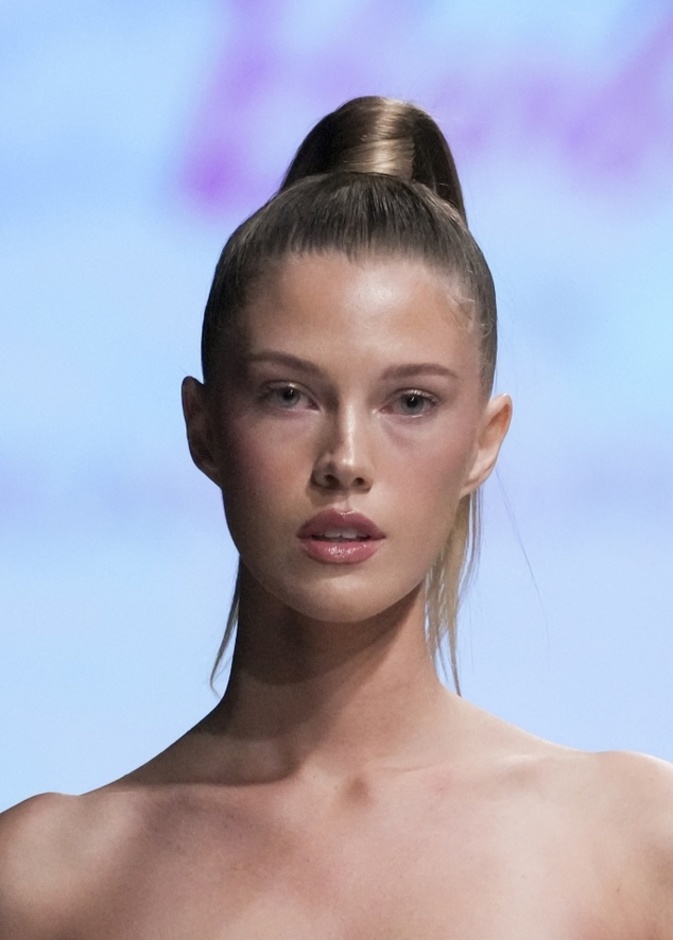 تخلصي من الذقن المزدوج بتقنيات تجميلية ذات نتائج سريعة