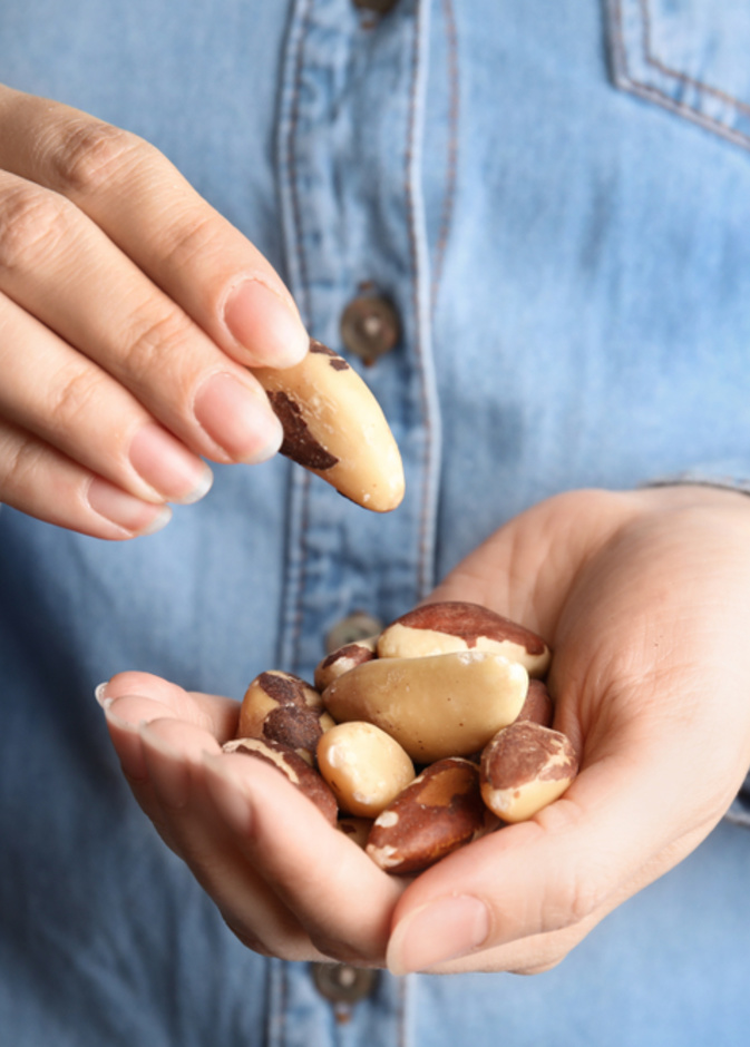 تناولي هذا النوع من المكسرات وقاومي الأرق