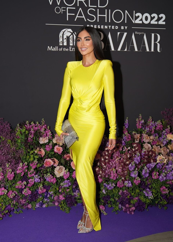 أزياء للسهرات بتصاميم عصرية مستوحاة من نور الغندور 