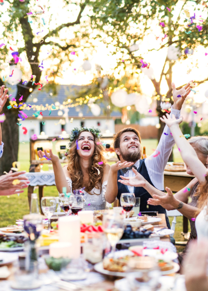 من المفضّل ان تلجأ العروس إلى مساعدة أحد المحترفين عند اختيار ديكور حفل الزفاف 