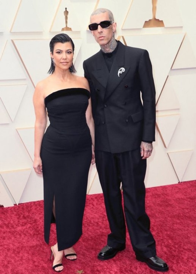 كورتني كارداشيان وترافيس باركر