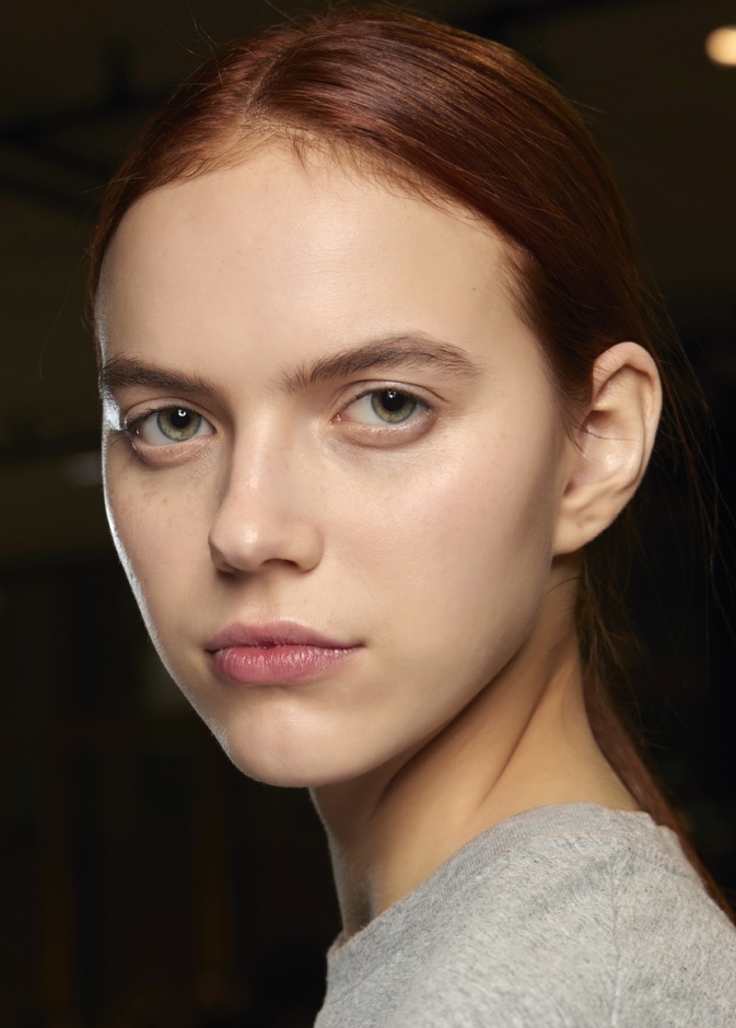 نصائح طبيعية لتوريد الشفايف وتقشيرها