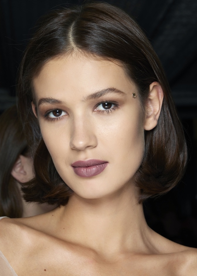 نصائح طبيعية للتخلص من تجاعيد العين