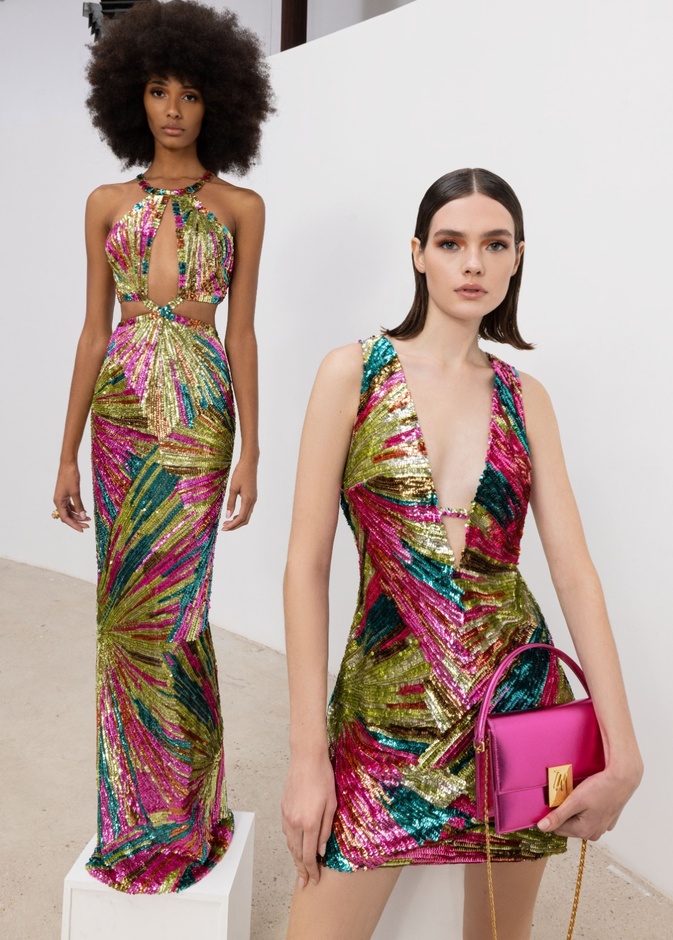 مجموعة زهير مراد لربيع 2023: الإطلالات منحوتة بحرفية والأقمشة شكّلت لوحة فنية رائعة