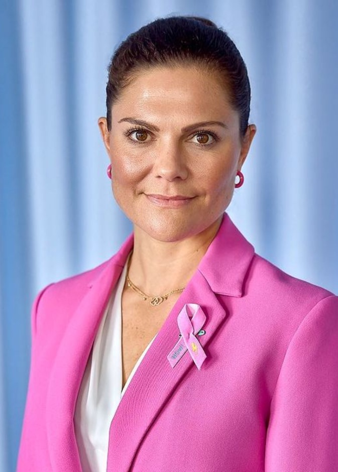 الأميرة فيكتوريا تطلق مبادرة الشريط الوردي لمكافحة سرطان الثدي لهذا العام