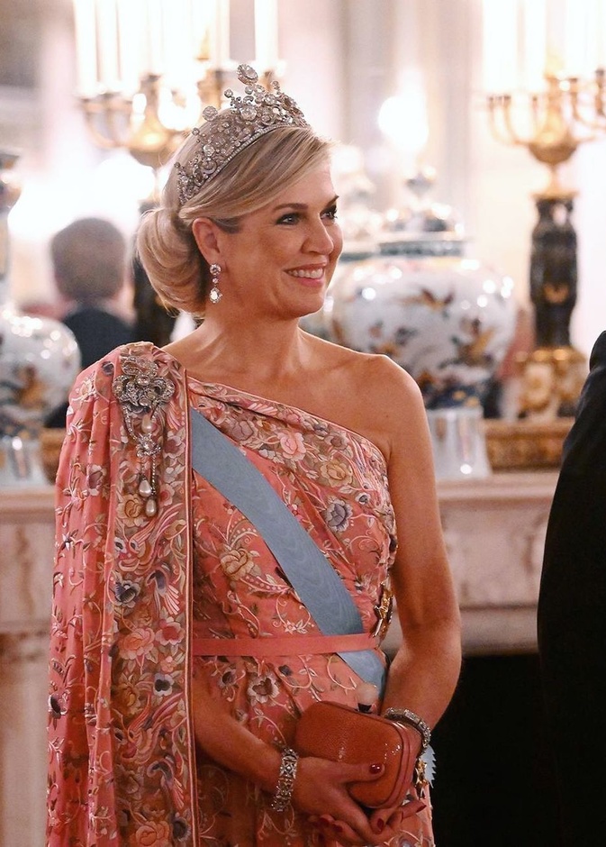  The Stuart Tiara من أفخم تيجان ماكسيما ملكة هولندا