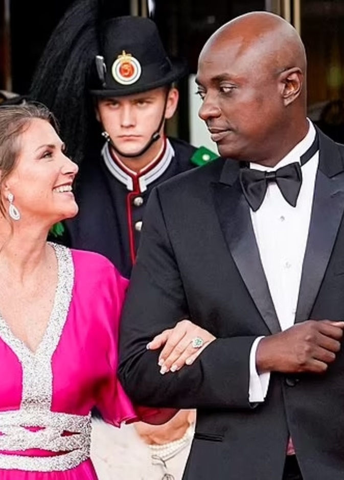 النرويجيون يرفضون فكرة زواج الأميرة مارثا لويز من خطيبها المثير للجدل