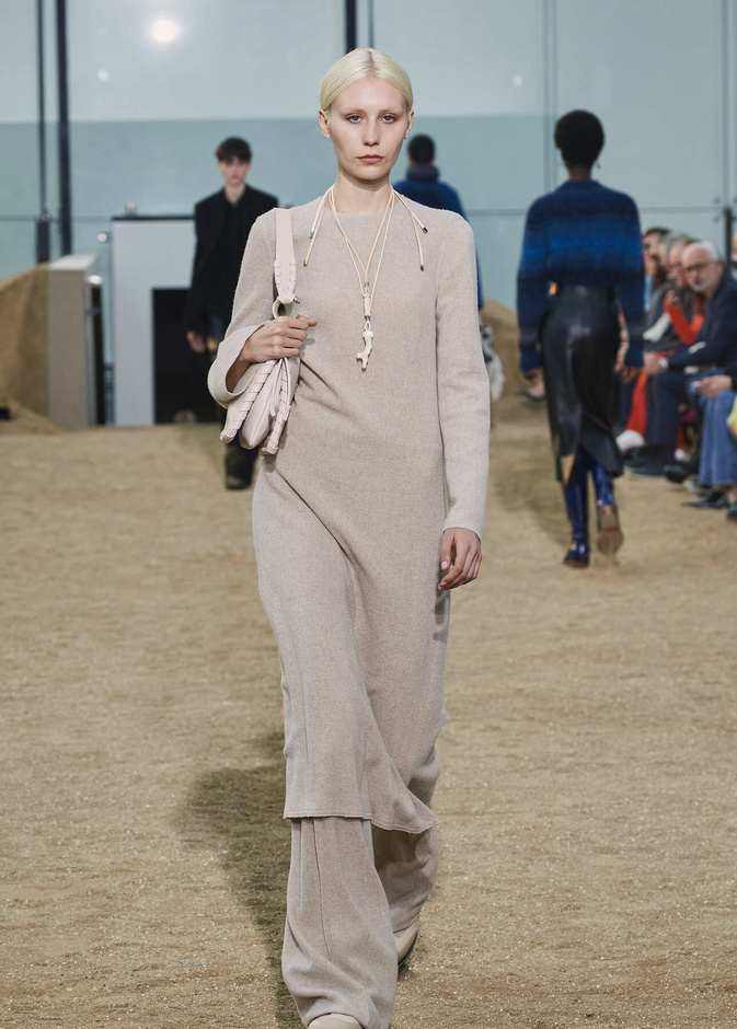 موضة السروال تحت الفستان صيحة تعود الى الواجهة