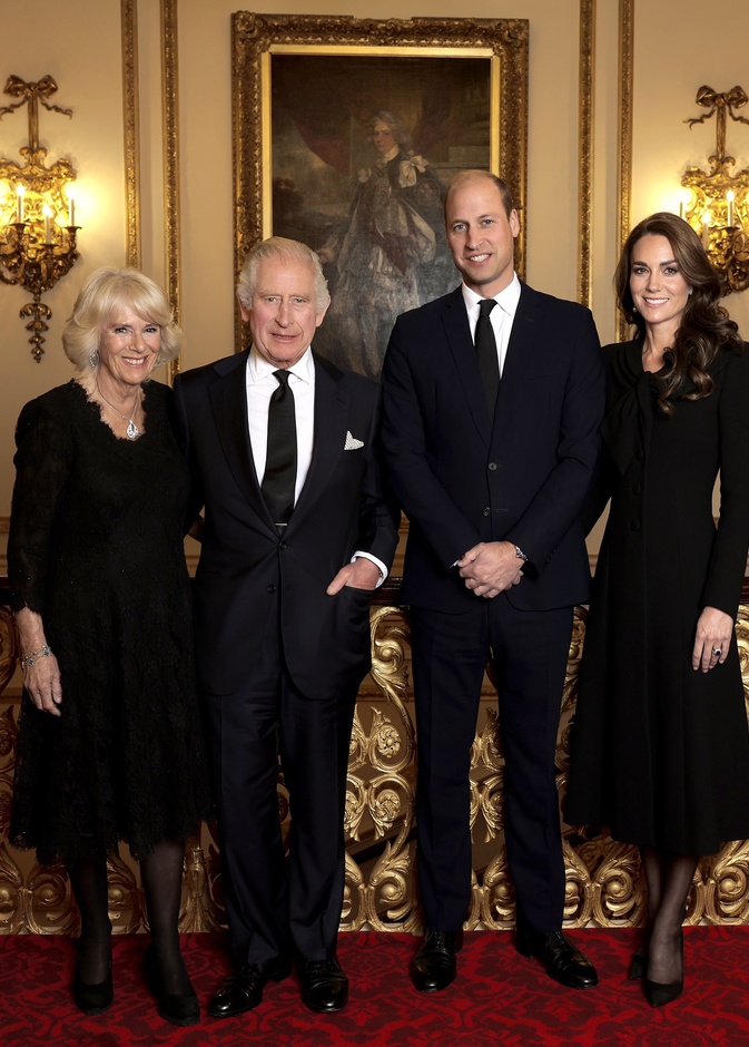 الصورة الرسمية الجديدة للعائلة المالكة البريطانية