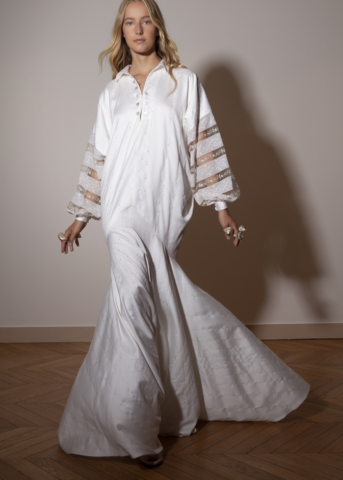 الستان والترتر الخفيف عنوان مجموعة Alexis Mabille للربيع وصيف 2023
