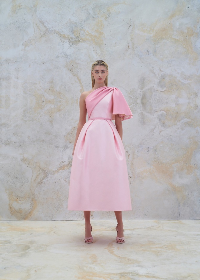 مجموعة Rami Al Ali لربيع وصيف 2023 صورة مُنمّقةً للأناقة المعاصرة