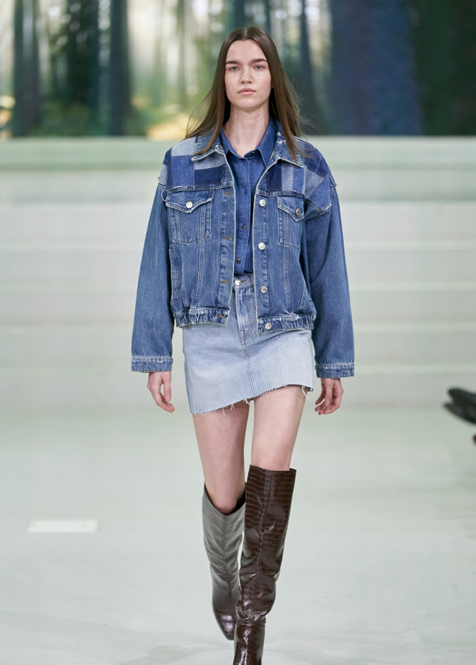 تنانير الجينز أجمل صيحات خريف وشتاء 2022-2023