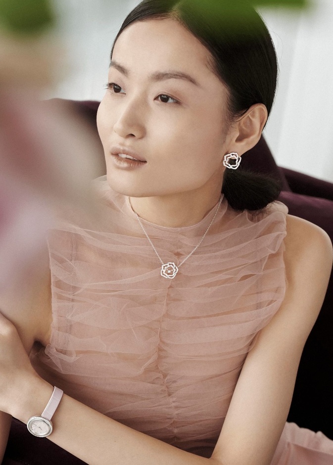 ساعة وردية فخمة مناسبة لكل امرأة من بياجيه