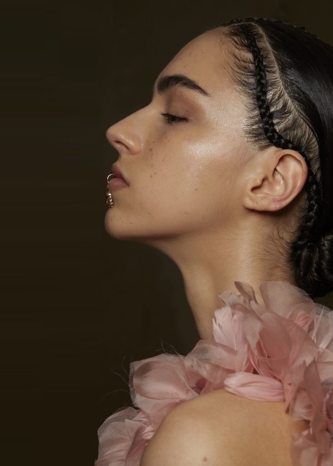 أفكار مميزة لتطبيق تسريحات شعر عصرية