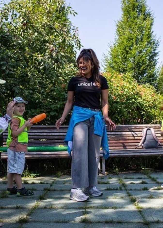 بريانكا تشوبرا توجه رسالة مؤثرة بمناسبة اليوم العالمي للفتيات