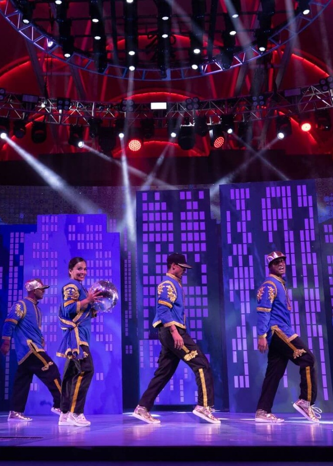 أجواء الابهار والترفيه لزوار القرية العالمية في دبي