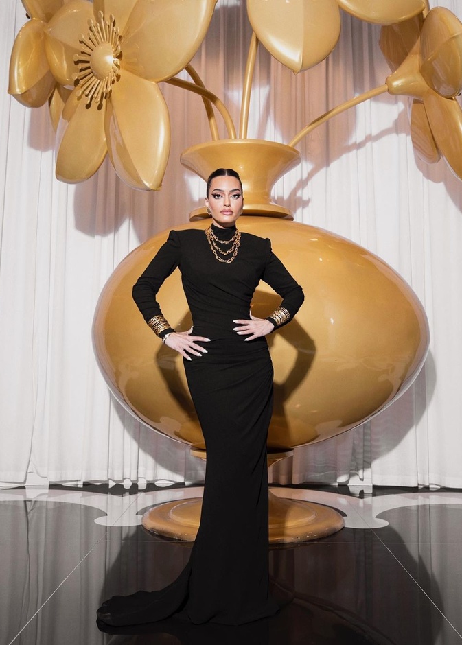 تعلمي تنسيق اللون الاسود على طريقة كارن وازن لأجمل الاطلالات العصرية