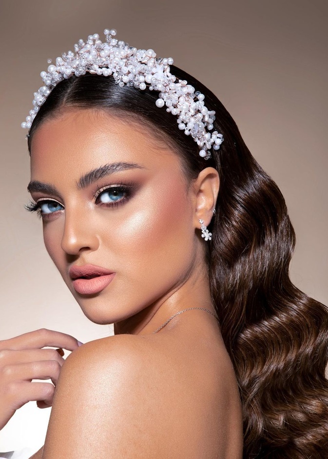 تسريحة ريترو للعروس من جو رعد