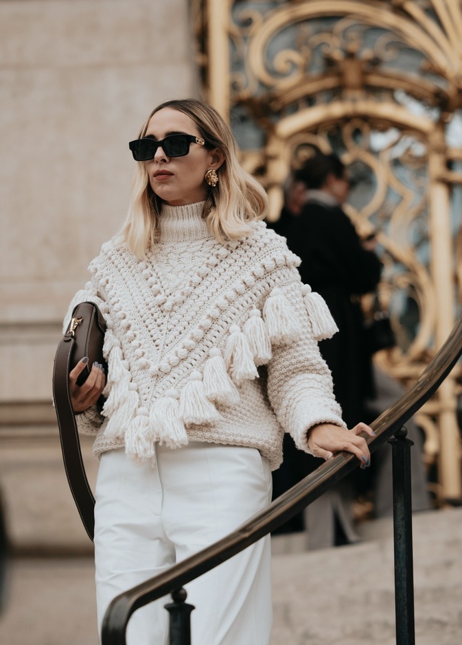 تألقي بالكنزة من وحي إطلالات ستريت ستايل 