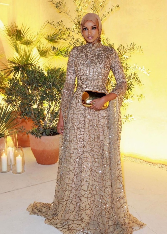 أزياء سهرات فاخرة وعصرية للمحجبات من حليمة عدن 