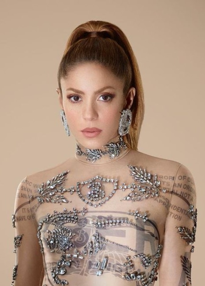 \ لمسات جمالية لإطلالة مُشرقة من وحي شاكيرا لحضور مباريات كأس العالم 2022