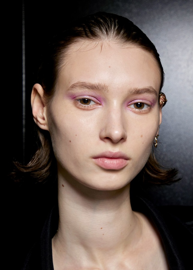 نصائح ذهبية ....دليلك للتخلص من مشكلة مسام البشرة الواسعة سريعاً