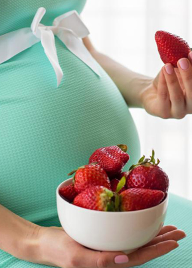 فوائد وأضرار الفراولة للحامل