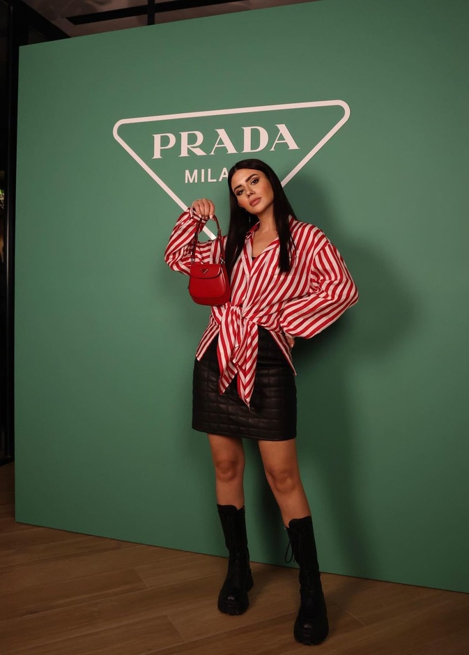 موديلات حقائب بألوان جريئة ومنعشة مستوحاة من اطلالات ديما الأسدي