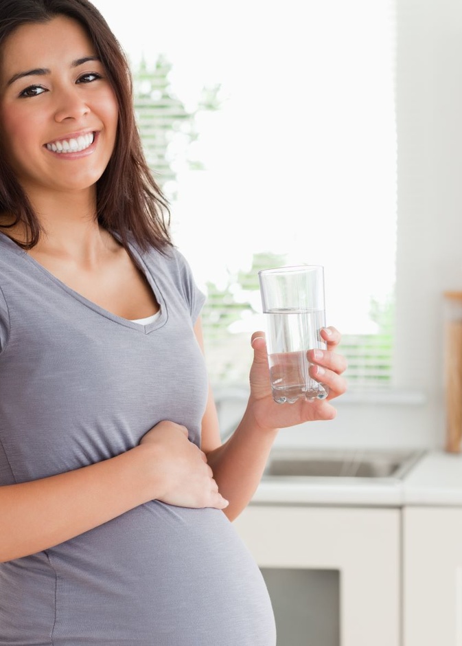 ما هي أضرار قلة شرب الماء للحامل