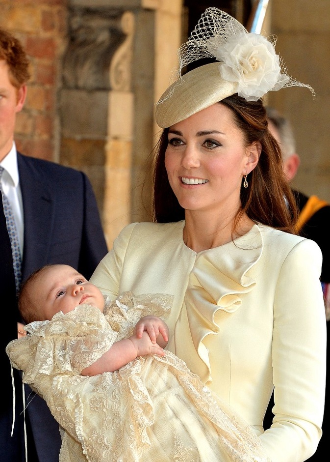 أقراط كيت ميدلتون من حجر السترين