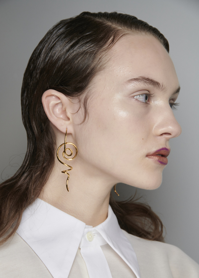 أفضل صيحات تجميلية لتنحيف تحت الذقن