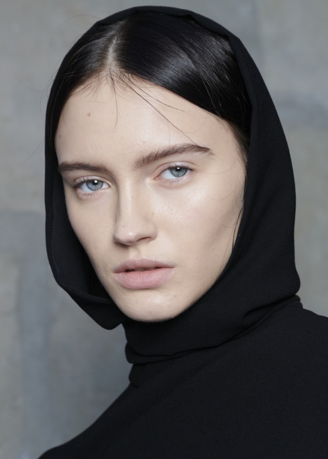 الخطوات الأساسية للعناية بالبشرة وكيف تبدئين بها