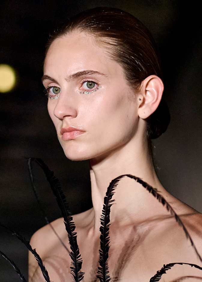 تخلصي من لمعية البشرة الدهنية بتطبيق ماسكات طبيعية على الوجه