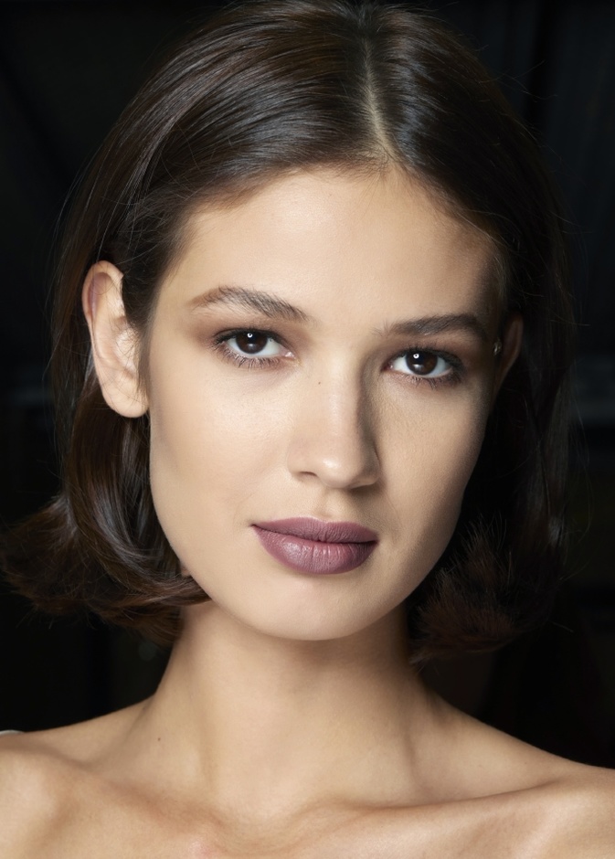 خطوات تطبيق مكياج شد الوجه الأشهر على تيك توك