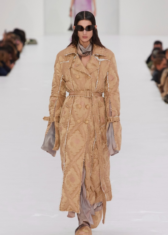 ترانشكوت أبيض