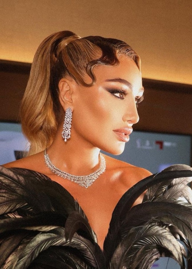 4 صيحات في عالم الجمال يمكنك إستلهامها من أحدث إطلالات مايا دياب