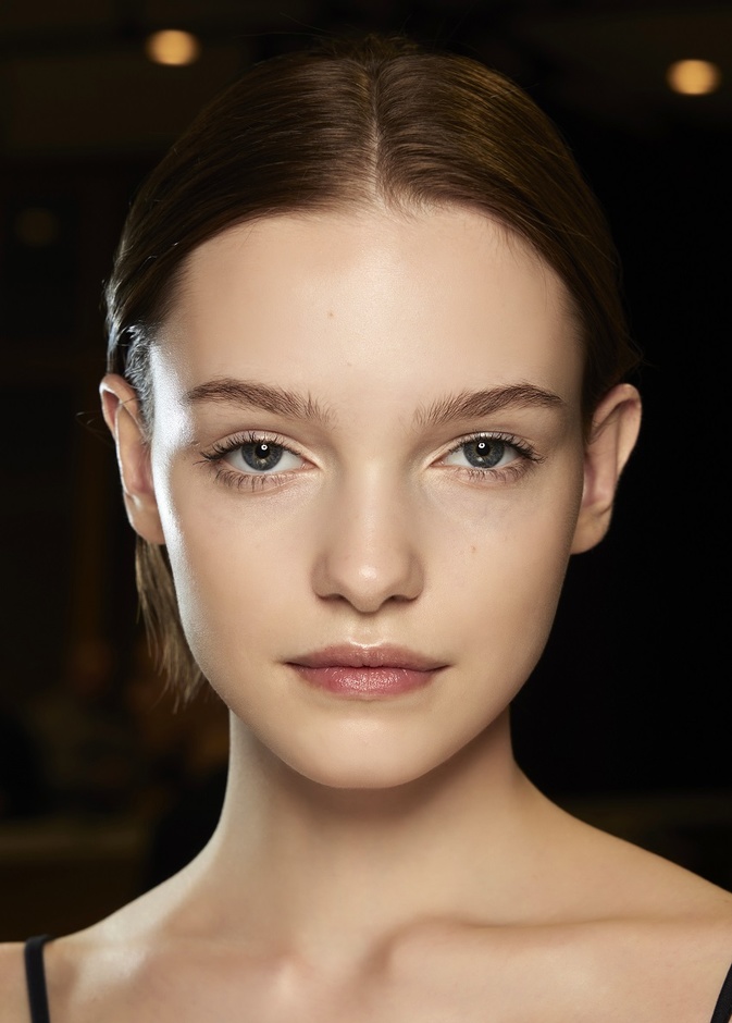 خطوات فعالة قبل الكونسيلر لإخفاء الهالات السوداء