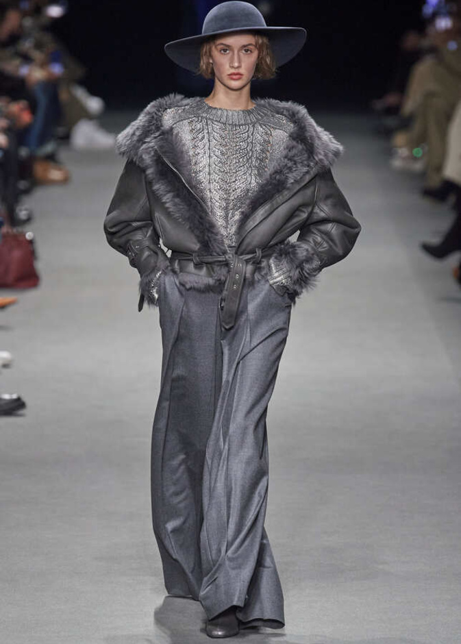 تنسيق صيحة مونوكروم بألوان تناسب موسم الخريف