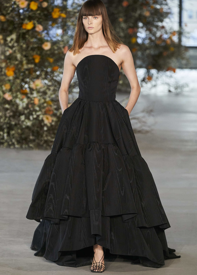 حيل اختيار فساتين سهرة تناسب جسمك النحيف